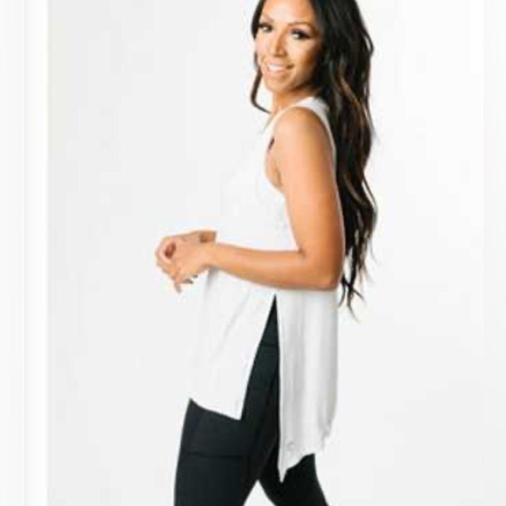 🌺ZYIA Active Long Finesse Slit Tank